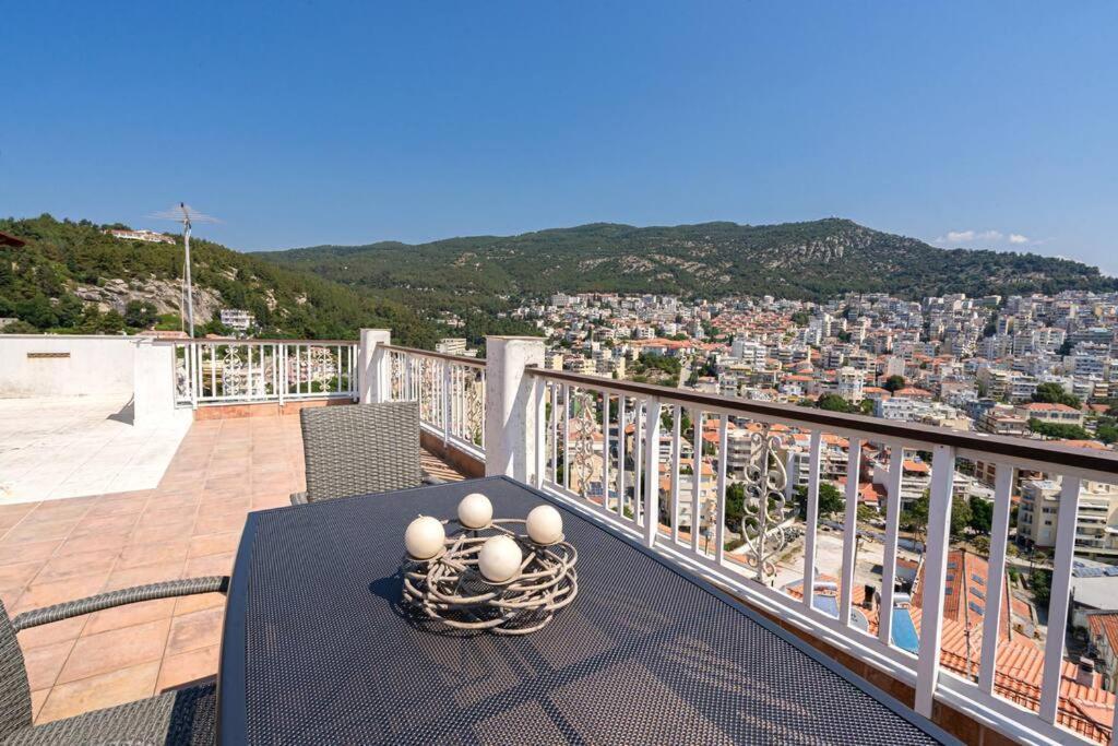 Finas Penthouse,Private Terrace,Great View,Mins From Sea Apartman Kavála Kültér fotó