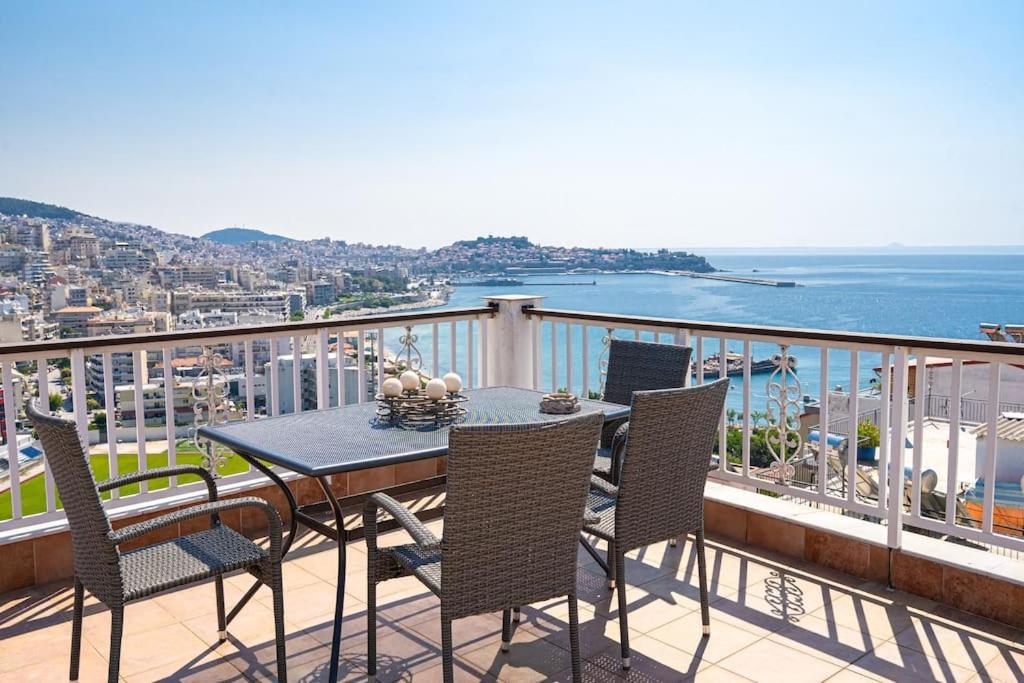 Finas Penthouse,Private Terrace,Great View,Mins From Sea Apartman Kavála Kültér fotó